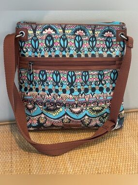 Sakroots Women's Artist Circle Flat Crossbody Cross Body Handbag as new!!